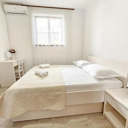 Branko Appartement Makarska